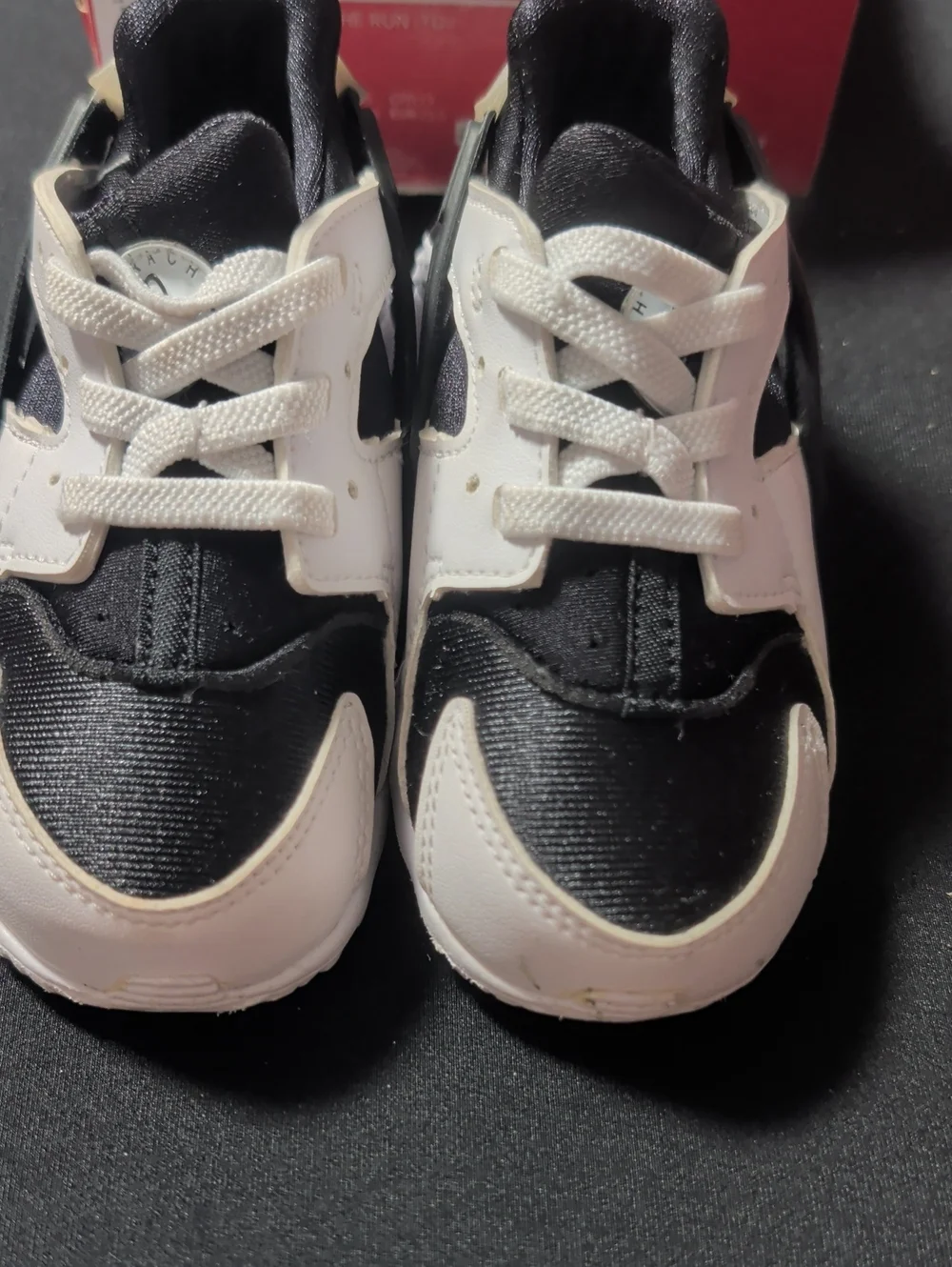 Nike Toddler Black & White Huarache Run (Toddler, Size 7c)